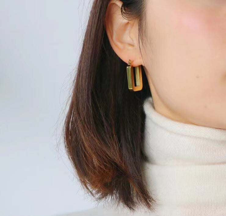 Advanced temperament earring