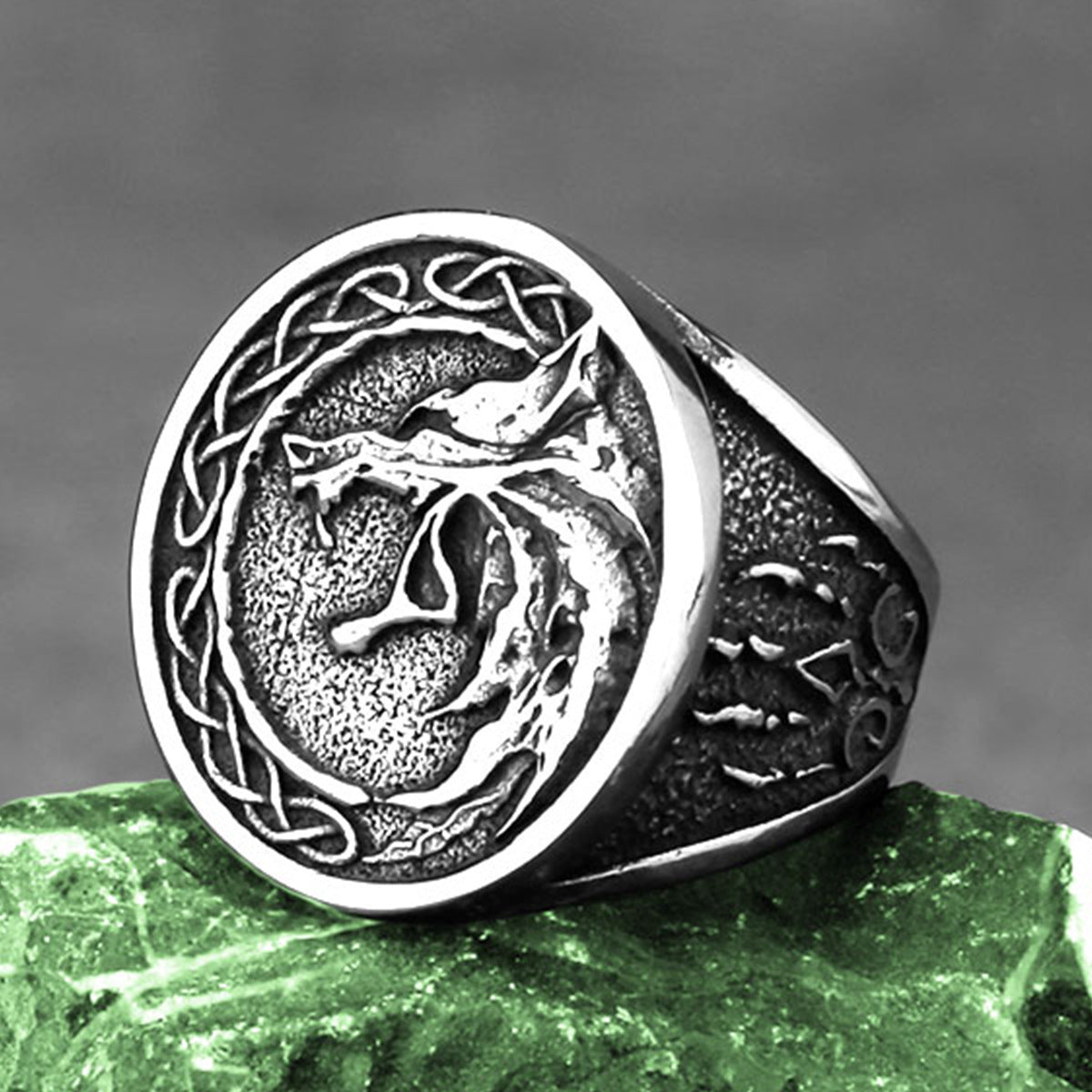 Wolf -head titanium steel ring