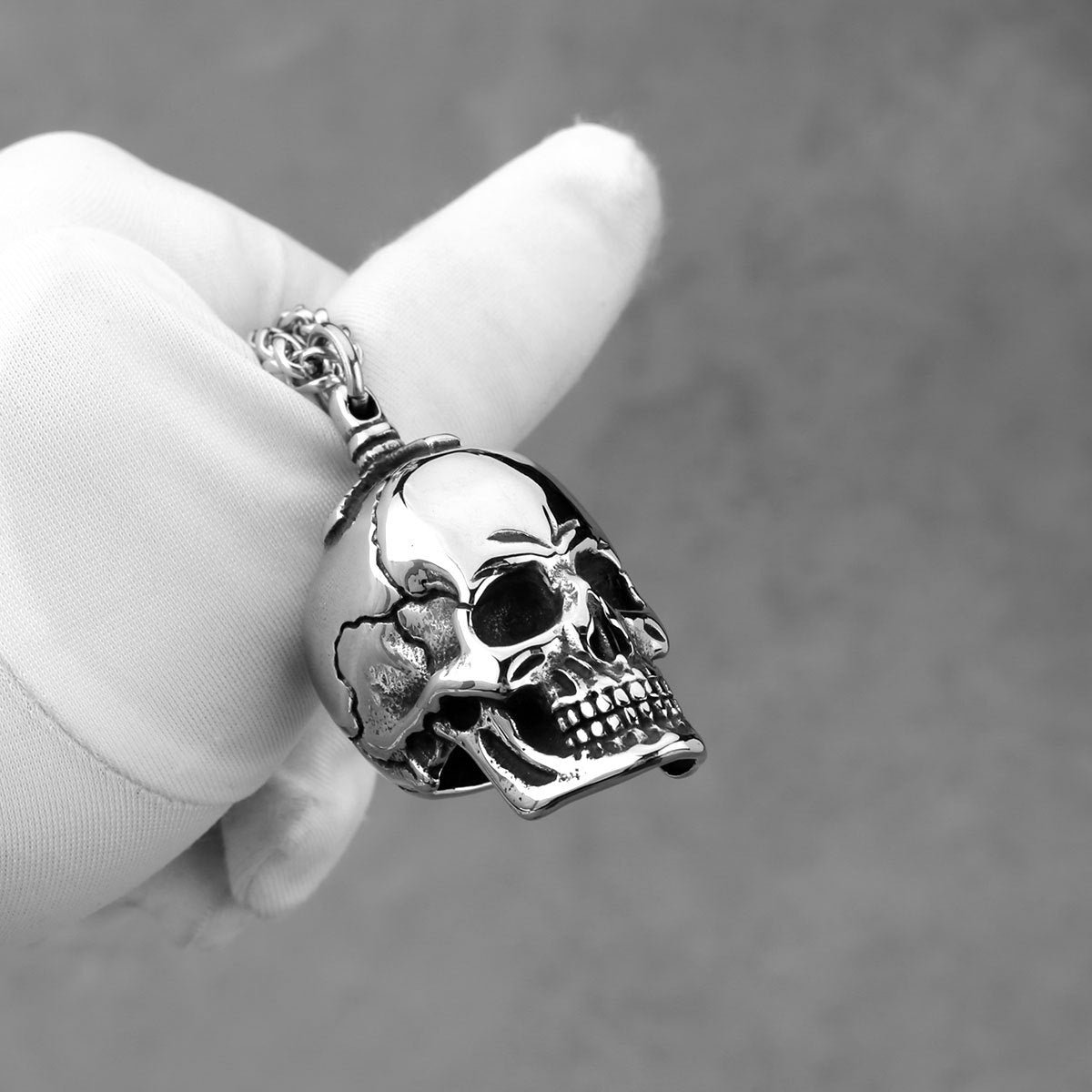 Skull necklace