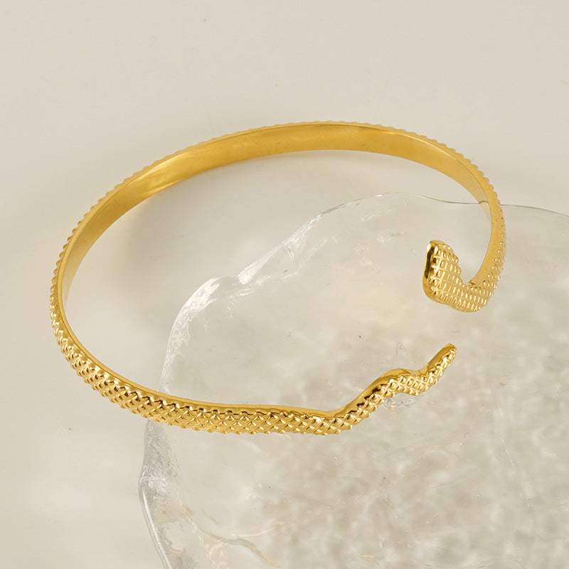 Serpentine check bracelet