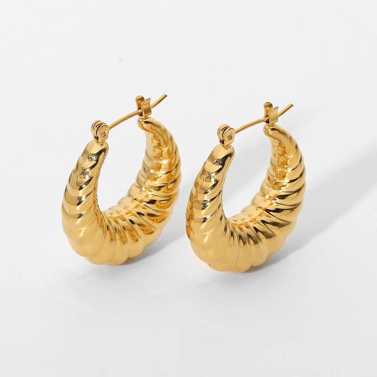 Round Crescent Earring