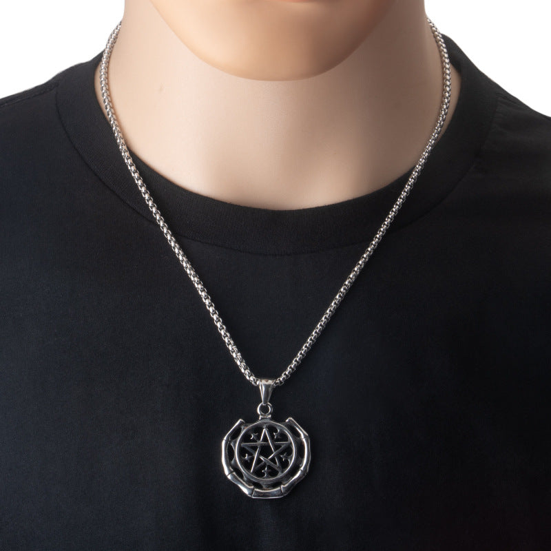 Openwork pentagram Necklace