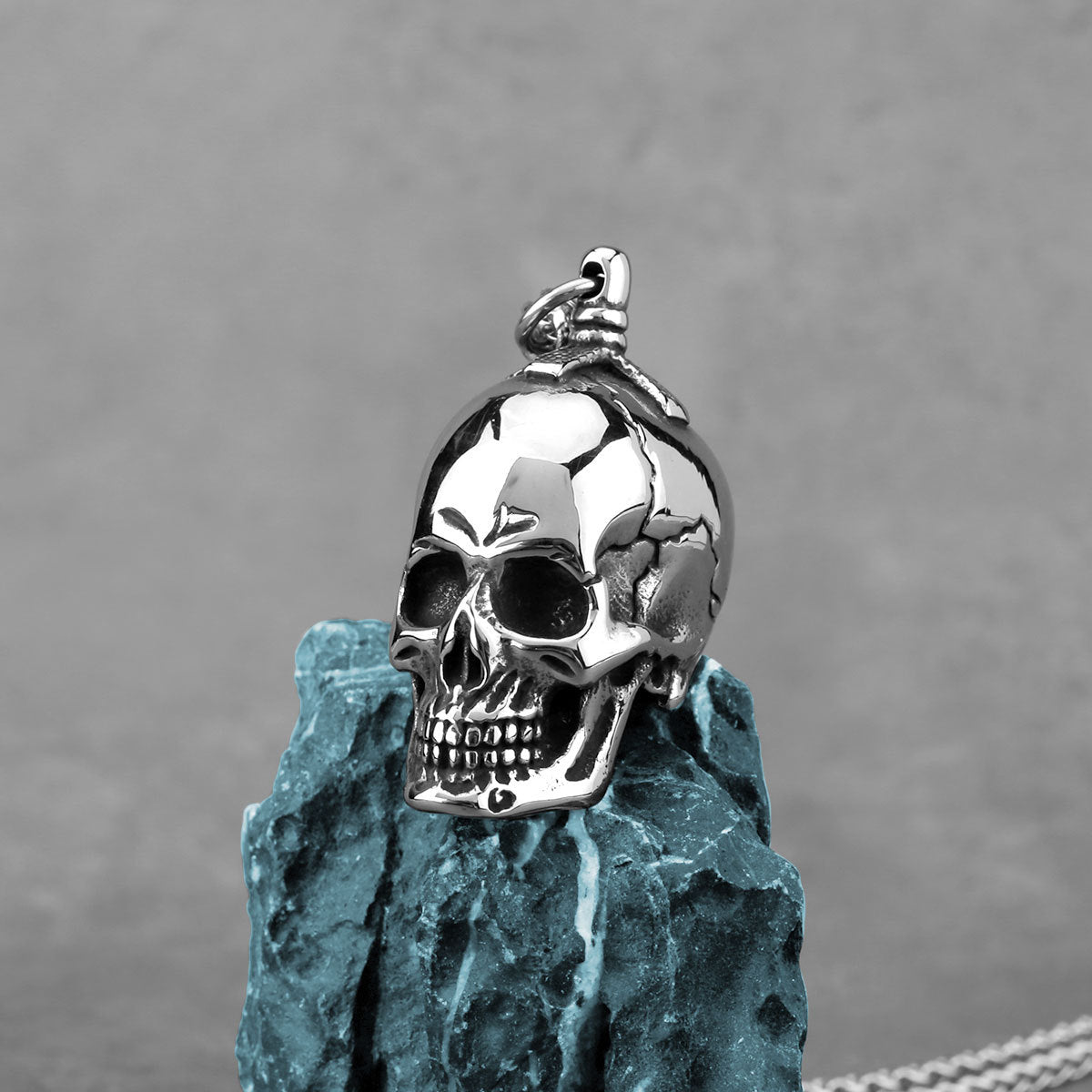 Skull necklace