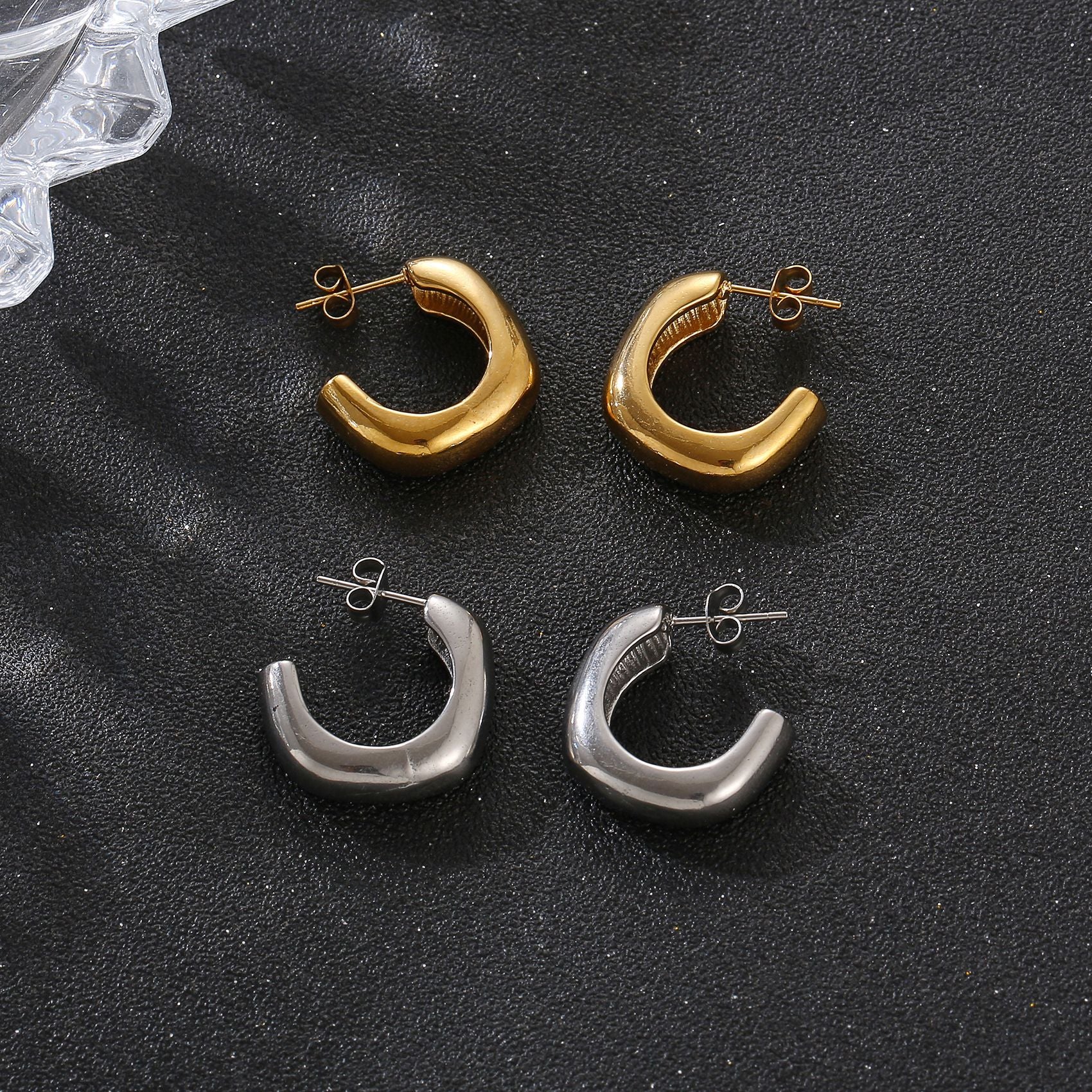 Irregular fashion earring