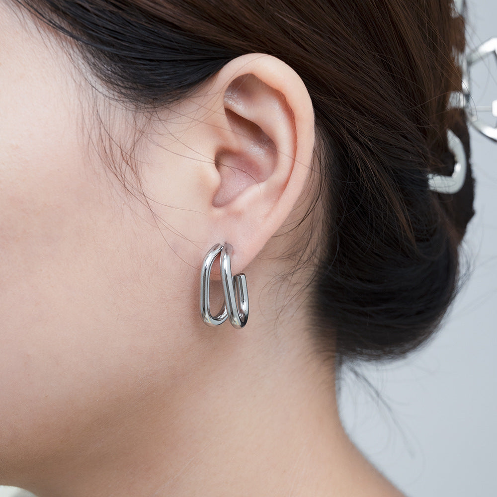 Oval two-thread earring