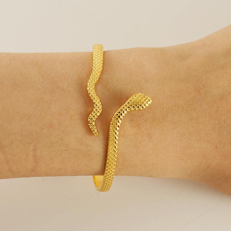 Serpentine check bracelet