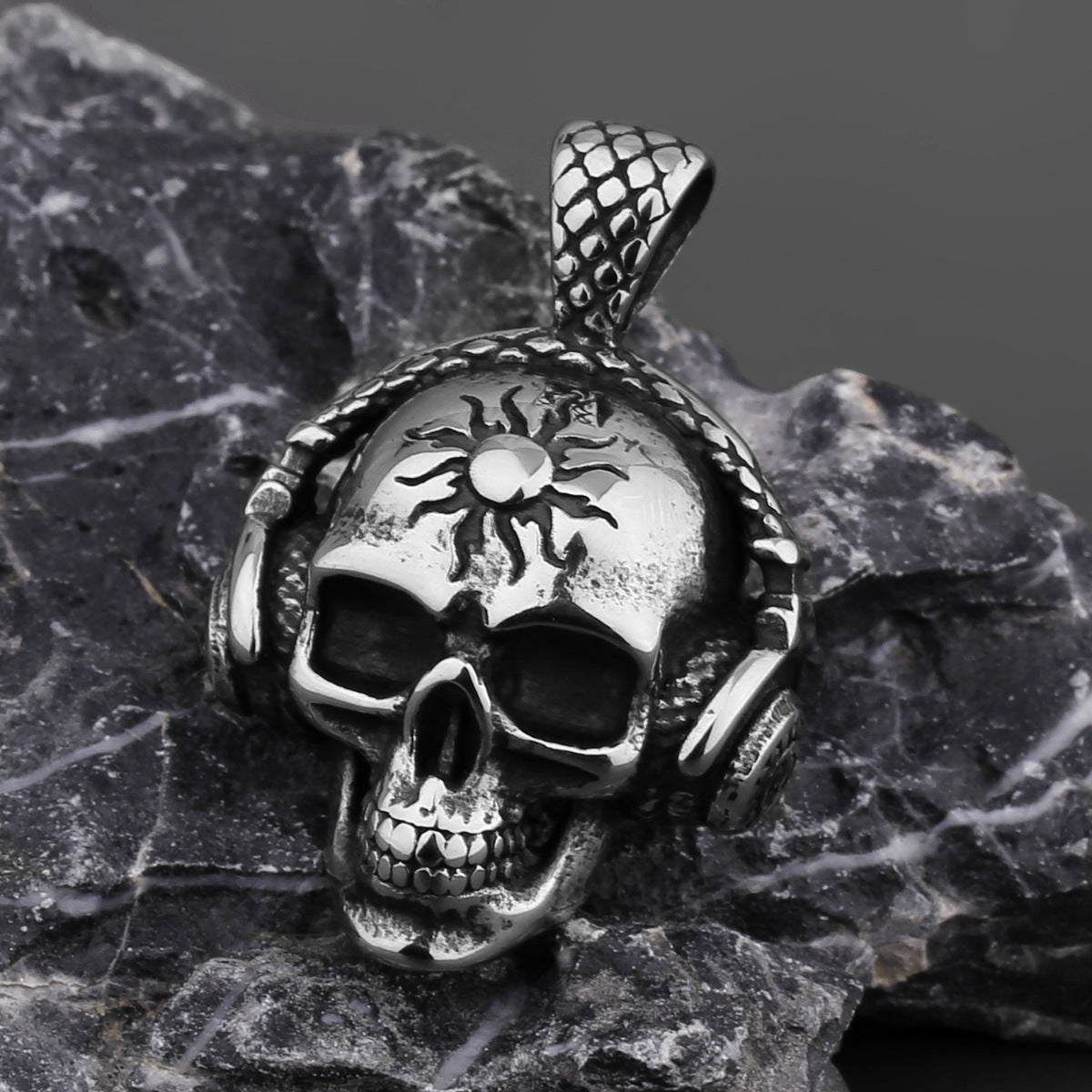 Goth Skull Headphones Necklace