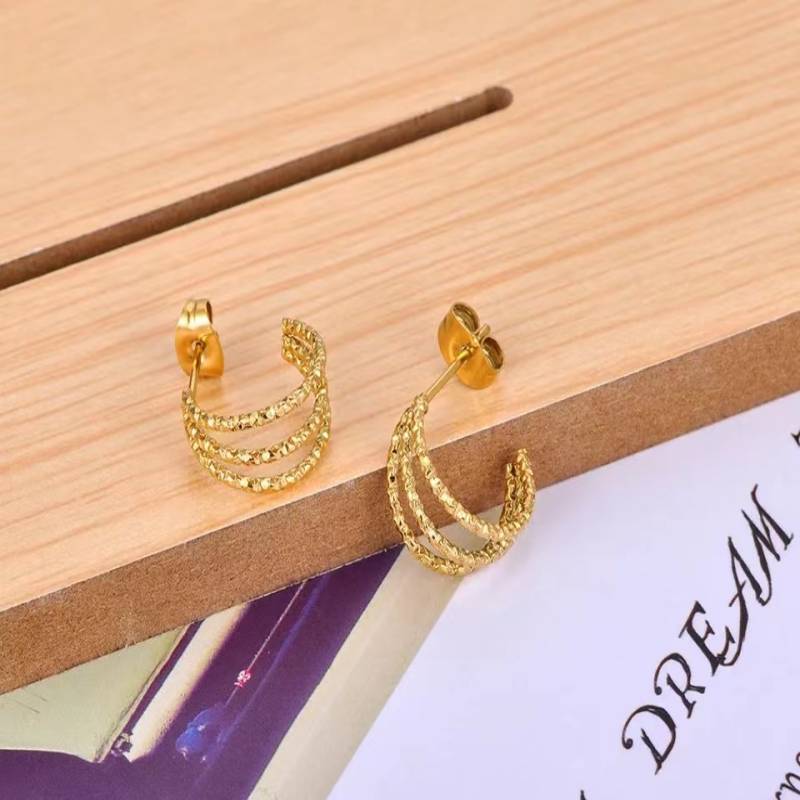 Simple multi-layer fashion earring