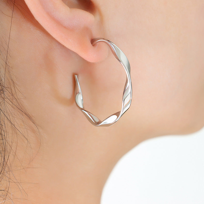 Twisted thread earring