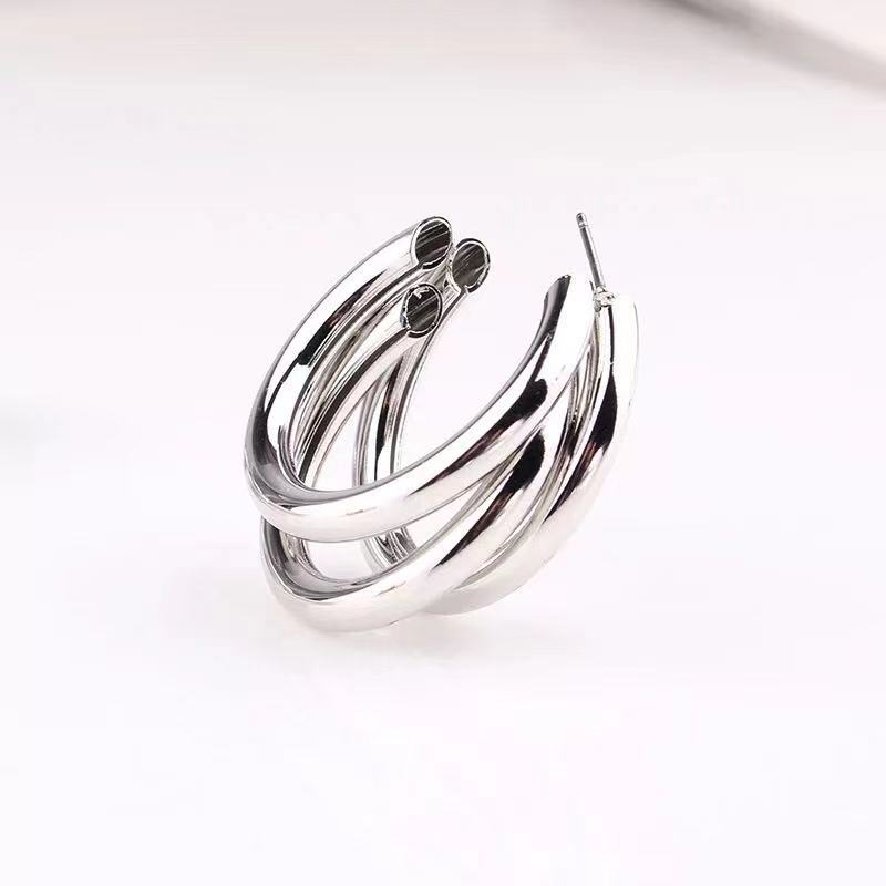 Multilayer C-ring earring