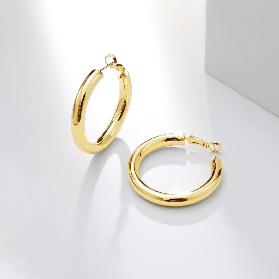 14K C-shaped Earrings