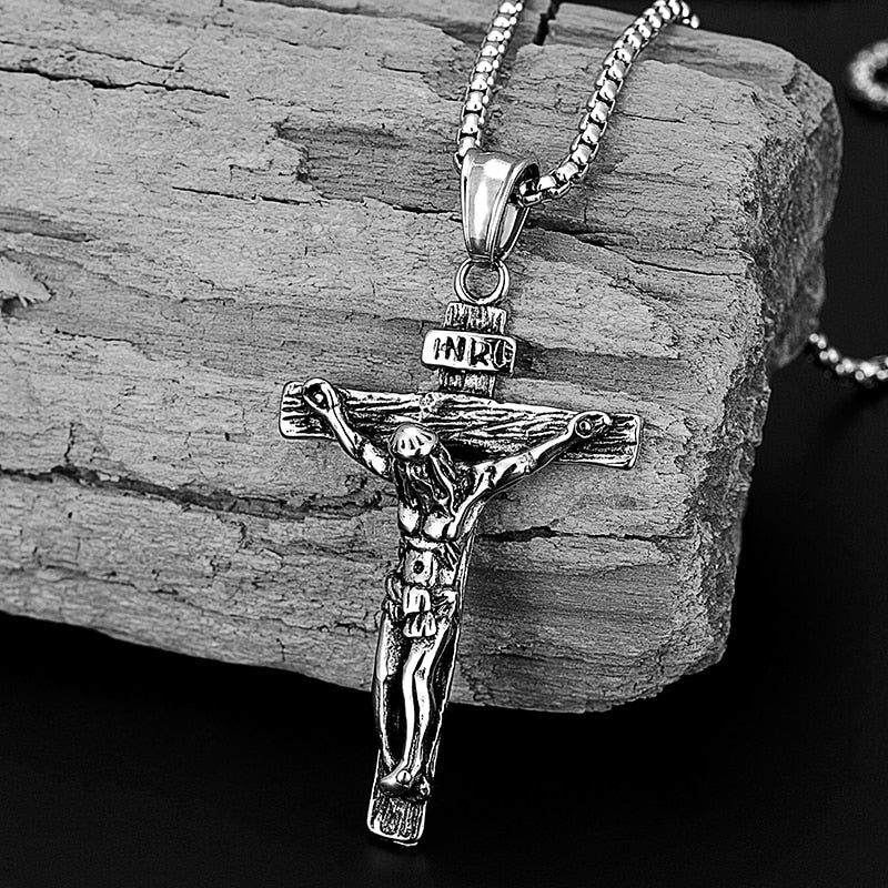 Collier Croix Crucifix Jésus Morceau