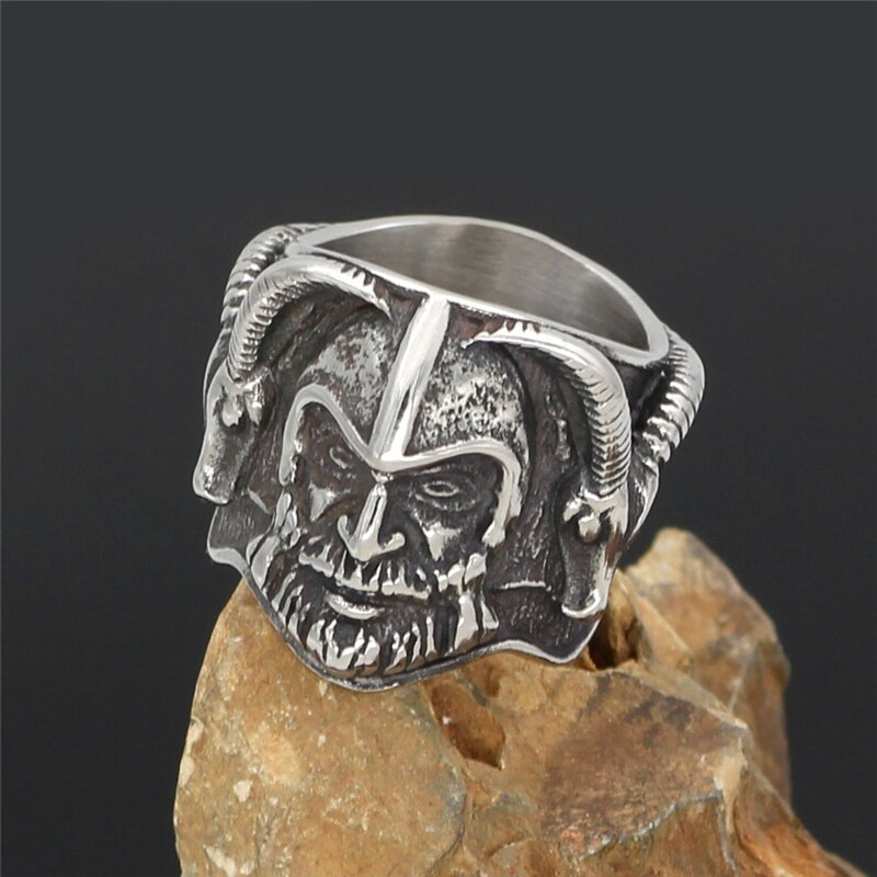 Anillo de runas de cabeza de oveja Odin