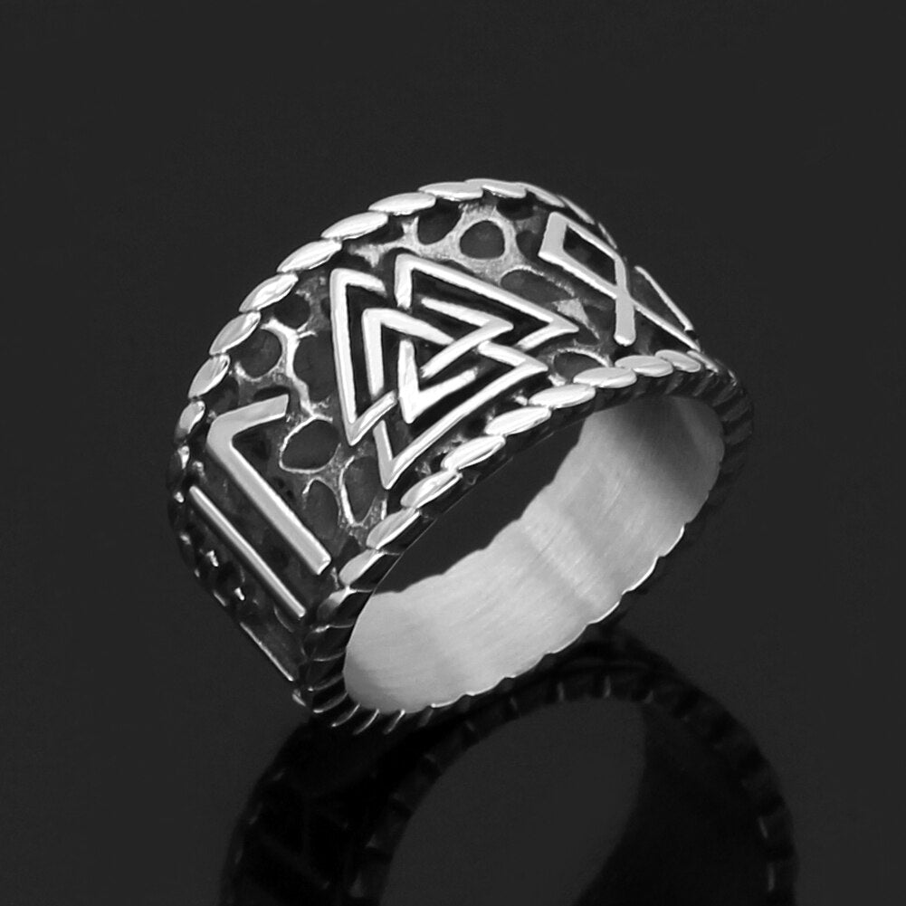 Anillo de amuleto del símbolo de Odín