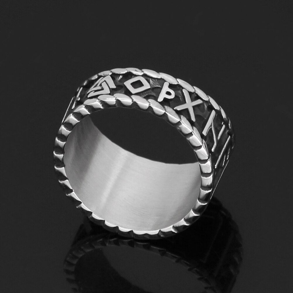 Anillo de amuleto del símbolo de Odín