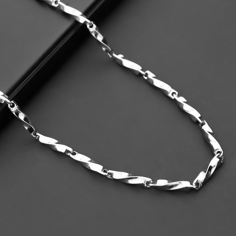 Clavicle Twisting Stick Necklace