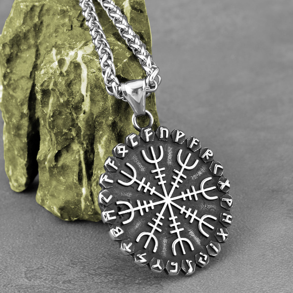 Collier Boussole Runes