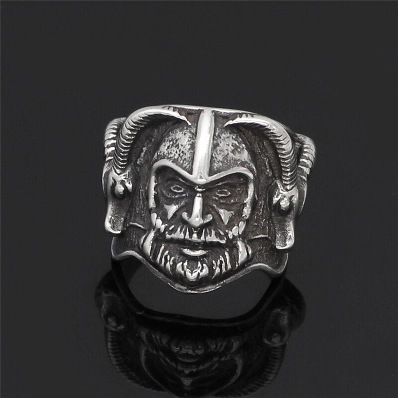 Anillo de runas de cabeza de oveja Odin
