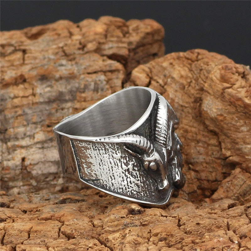 Anillo de runas de cabeza de oveja Odin