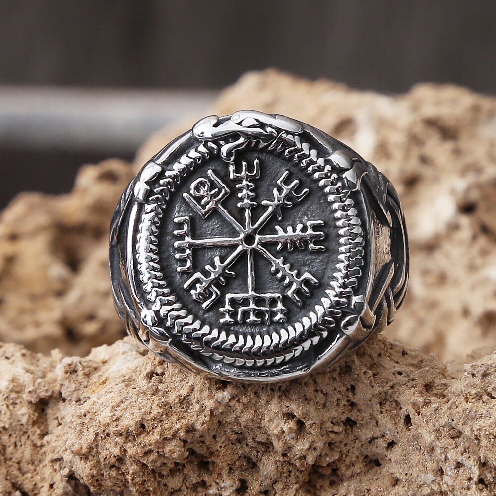 Compass Vegvisir Ring